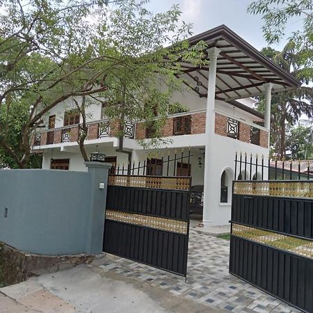 Sky Bloom Bed & Breakfast Homagama Ngoại thất bức ảnh