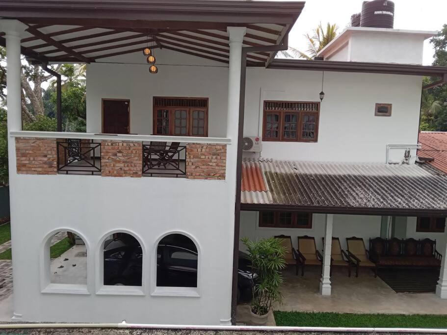Sky Bloom Bed & Breakfast Homagama Ngoại thất bức ảnh